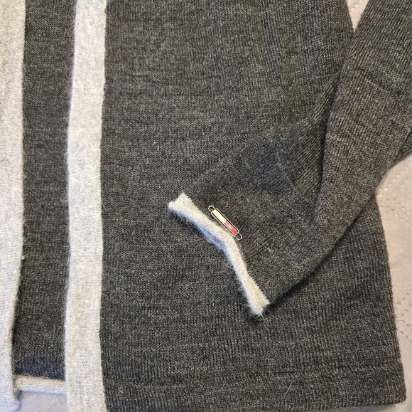 Tommy Hilfiger lambs wool/angora blend hooded sweater set. Petite small. - Picture 8 of 11